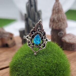 Vintage Sterling Silver Blue Stone Ornate Ring – Boho / Gothic Style Size 6 R813